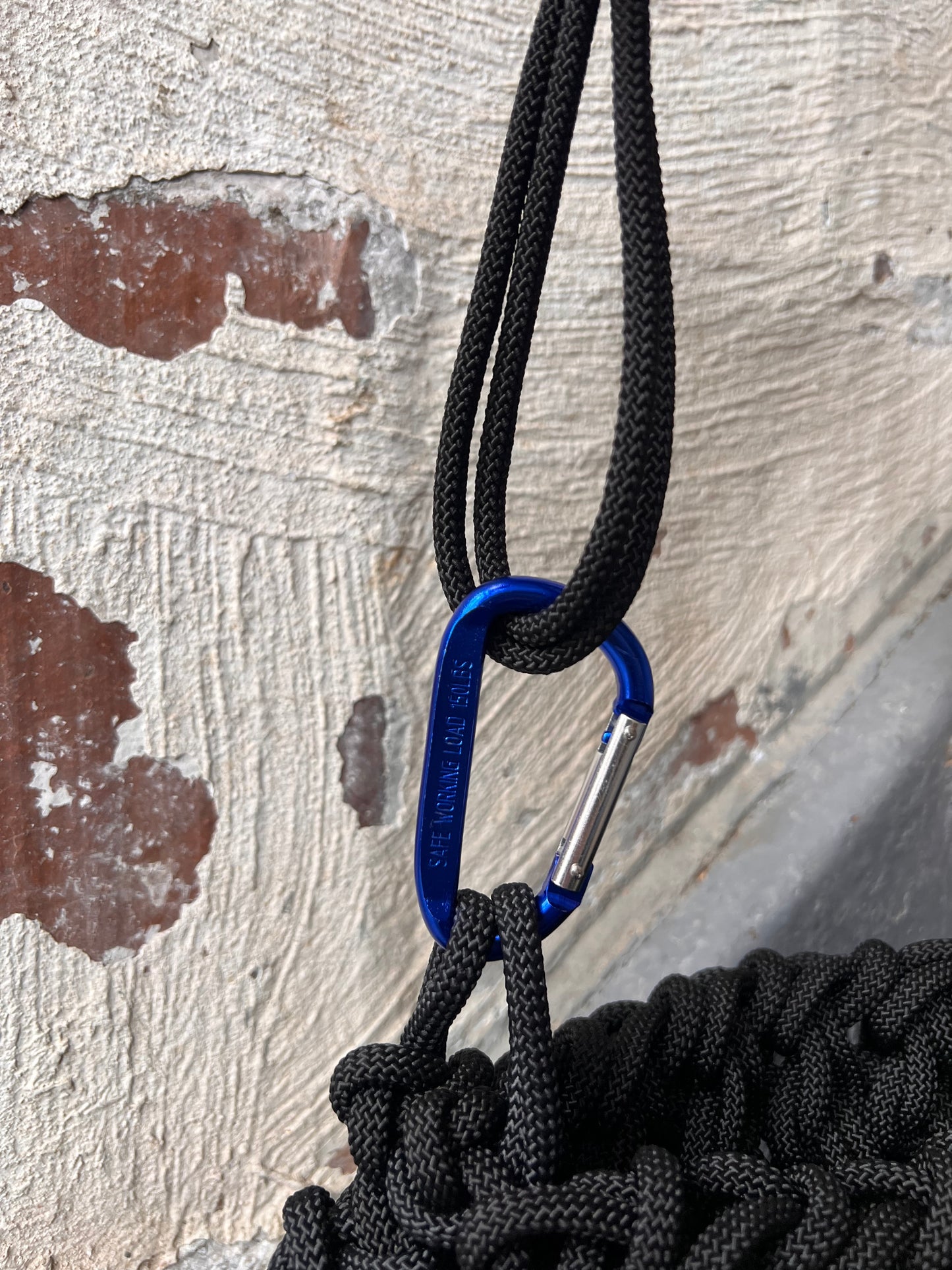 SLING BAG BLACK