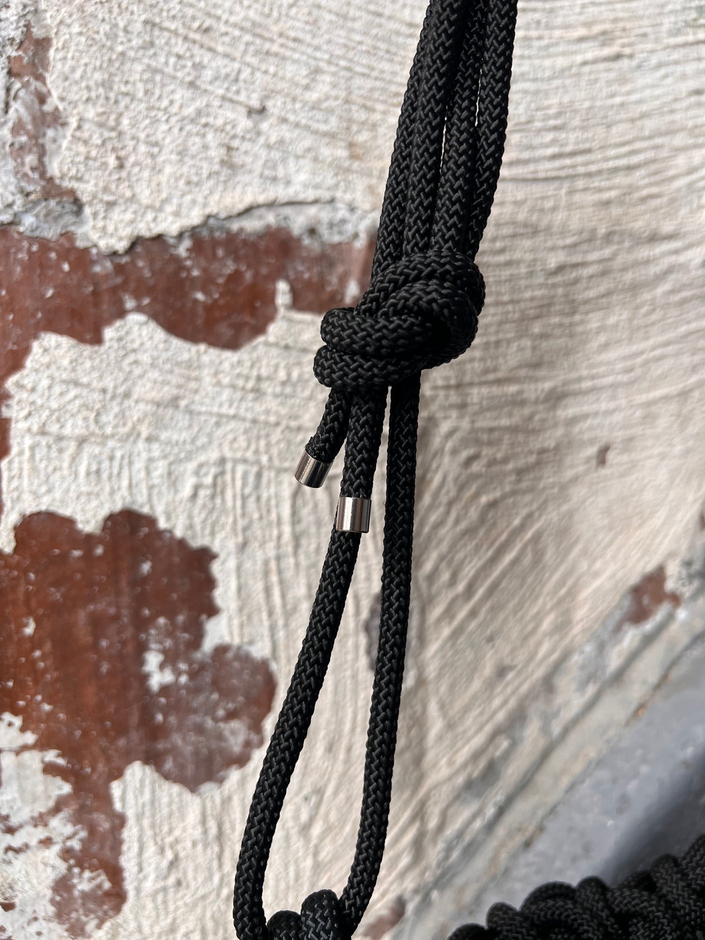 SLING BAG BLACK