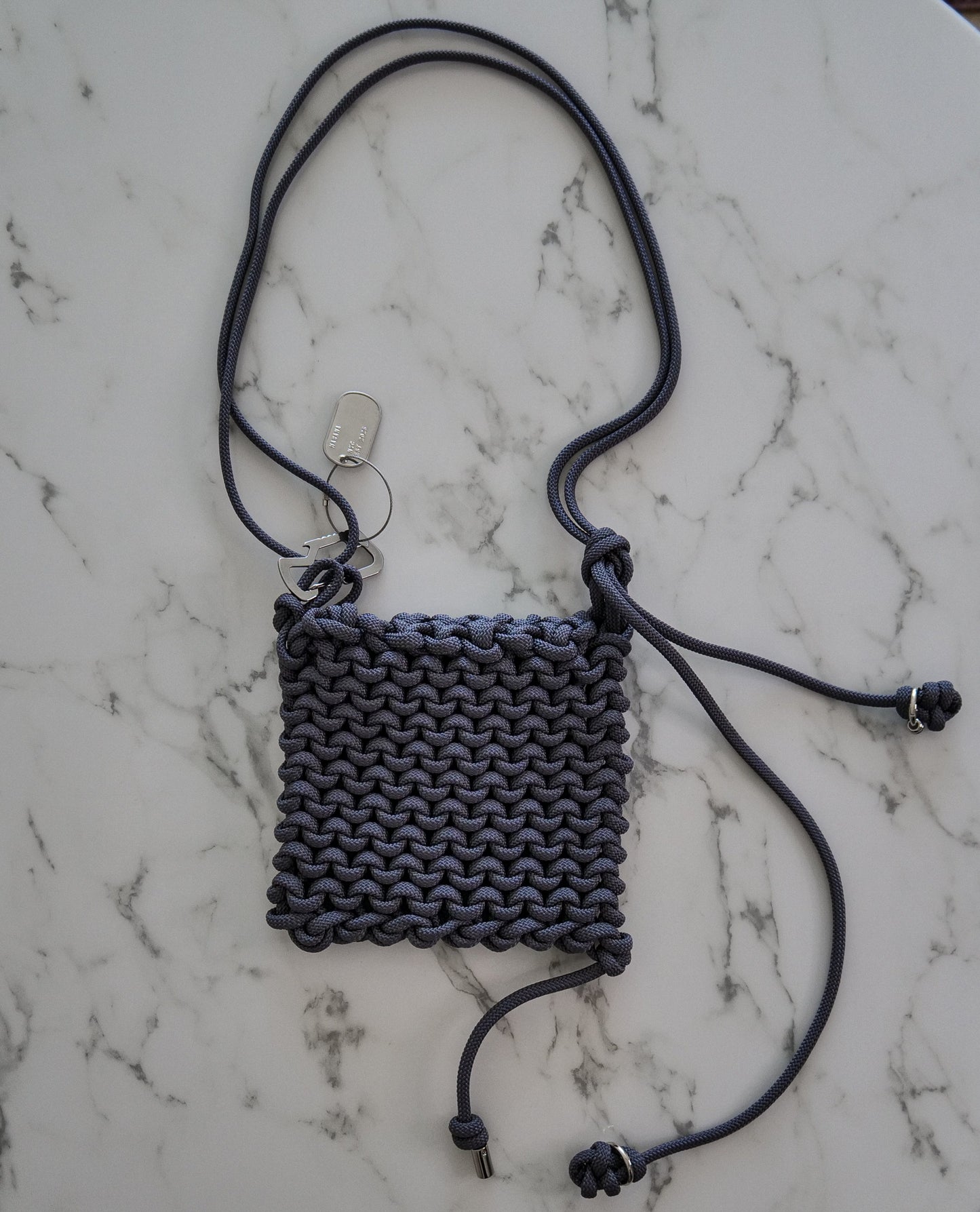 SLING BAG GRAPHITE
