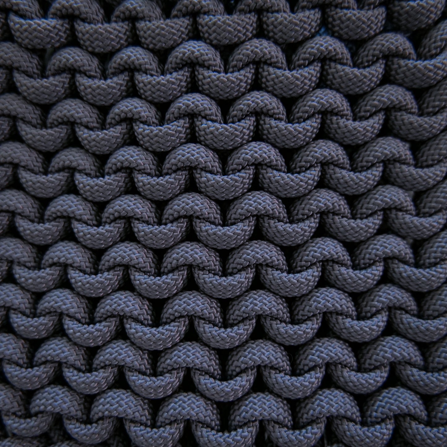 SLING BAG GRAPHITE