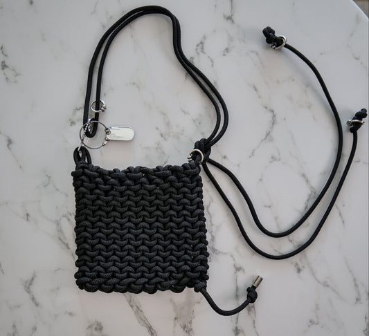 SLING BAG BLACK