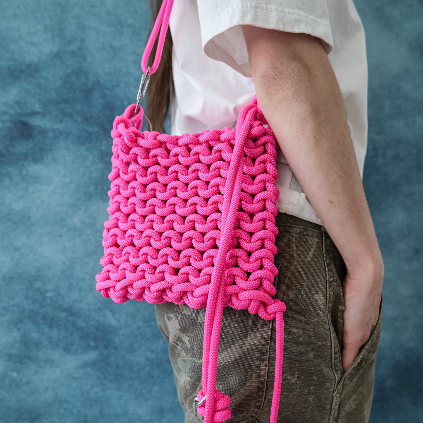 SLING BAG HOT PINK