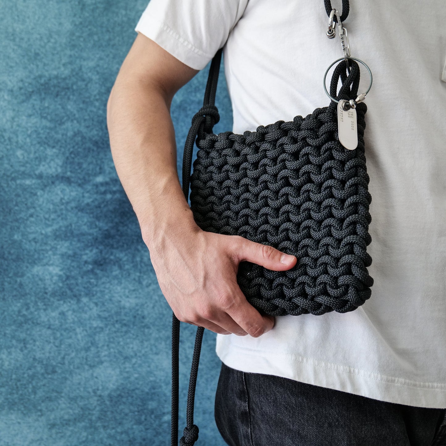 SLING BAG BLACK